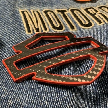 Карбоновые эмблемы на бак Harley 